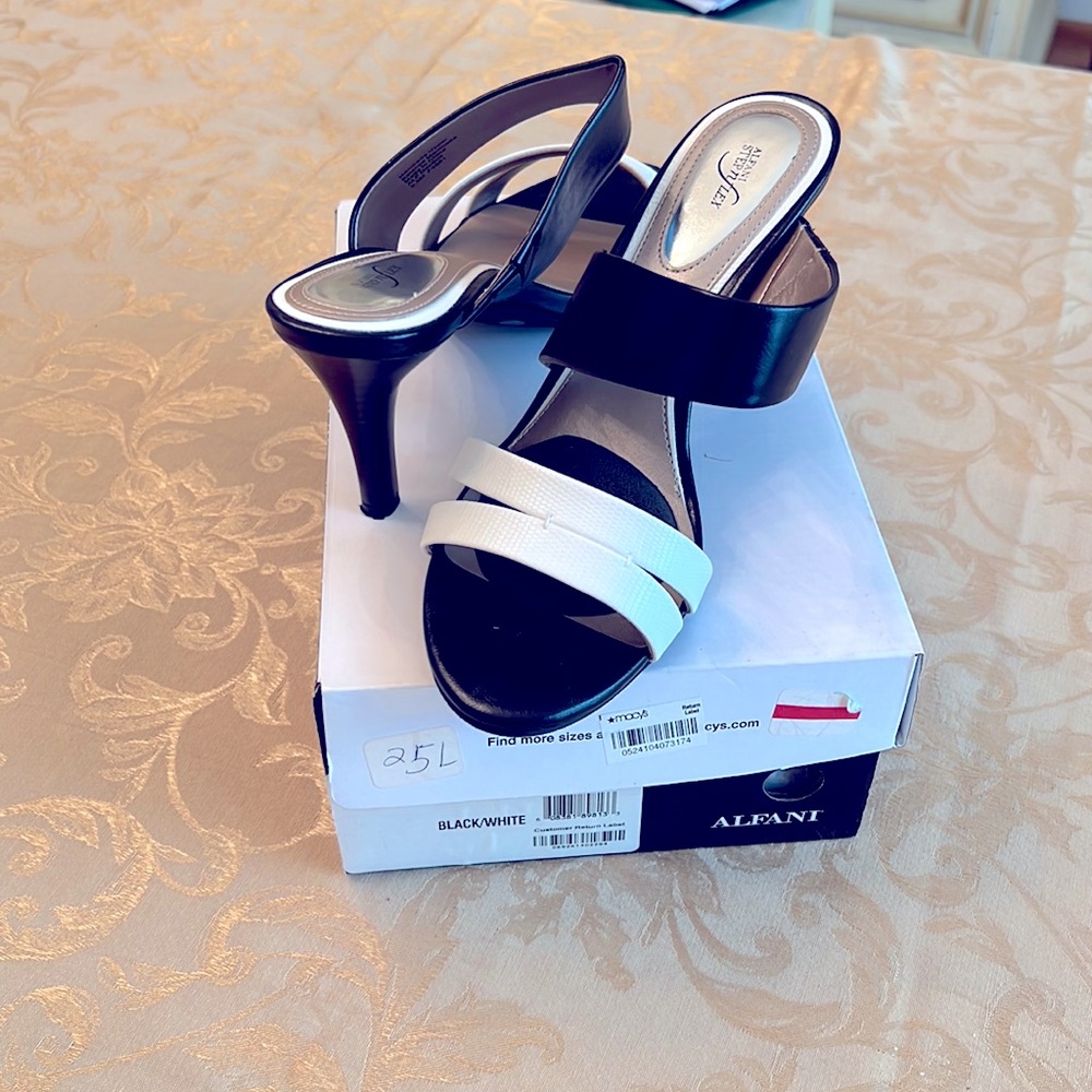 Alfani heel out sandals. size 9.5M